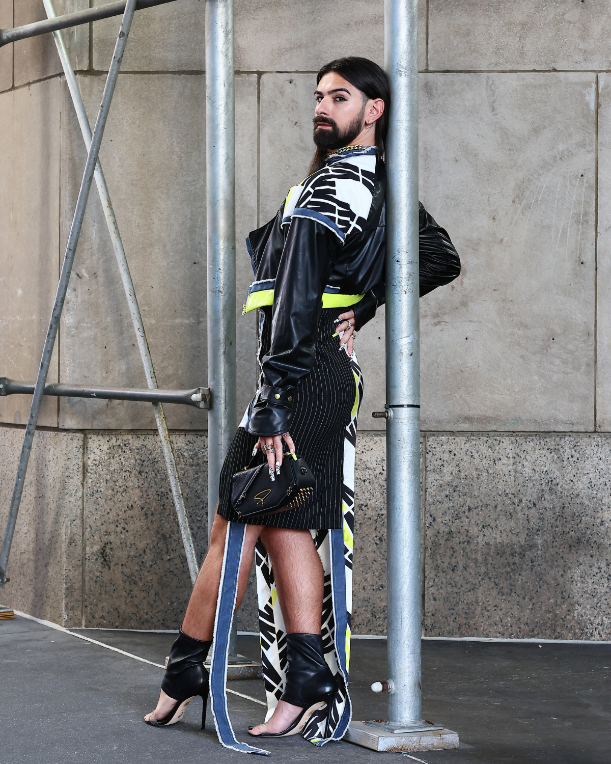 Dey Bag 02 — Runway